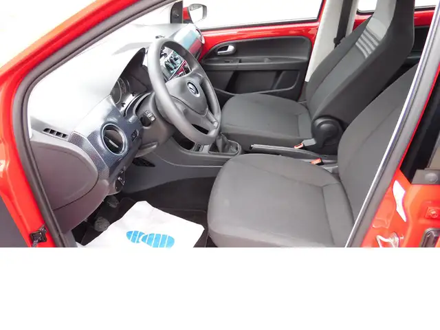 Volkswagen up! view 10
