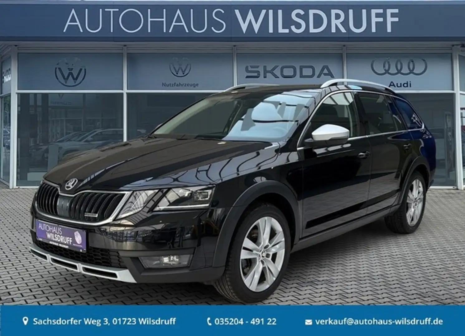 Skoda Octavia Combi Scout 4x4 2.0 TSi Navi LED 8-fach Noir - 1