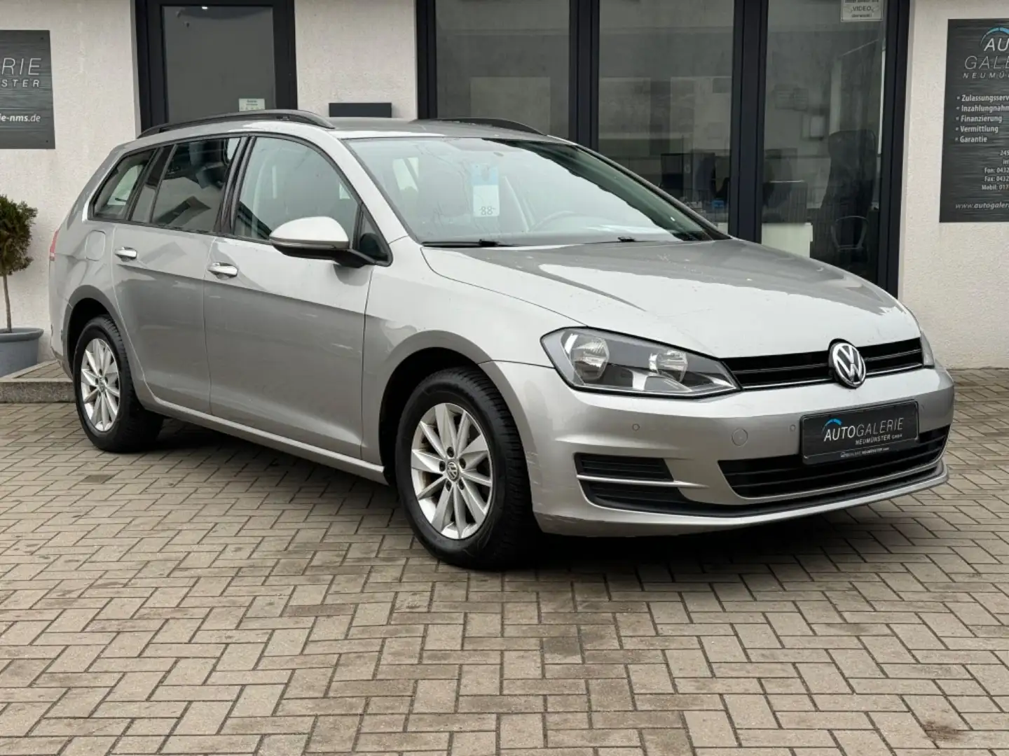 Volkswagen Golf VII Variant MFL°PDC°AHK° VW S-Heft gepfl. Zilver - 2