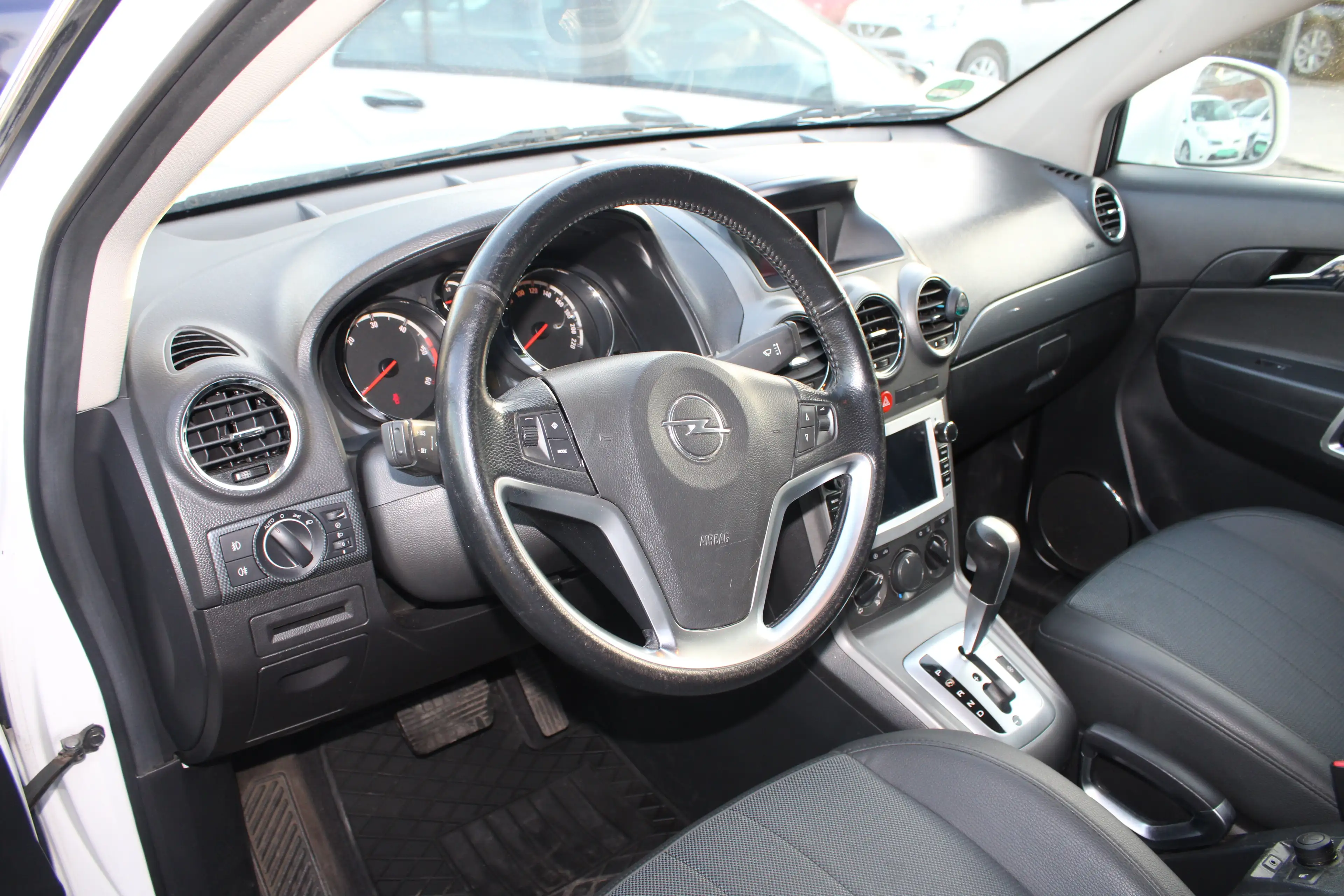 Opel Antara Edition 4x2*Automatic*HUneu*SH*Klima* — photo 3