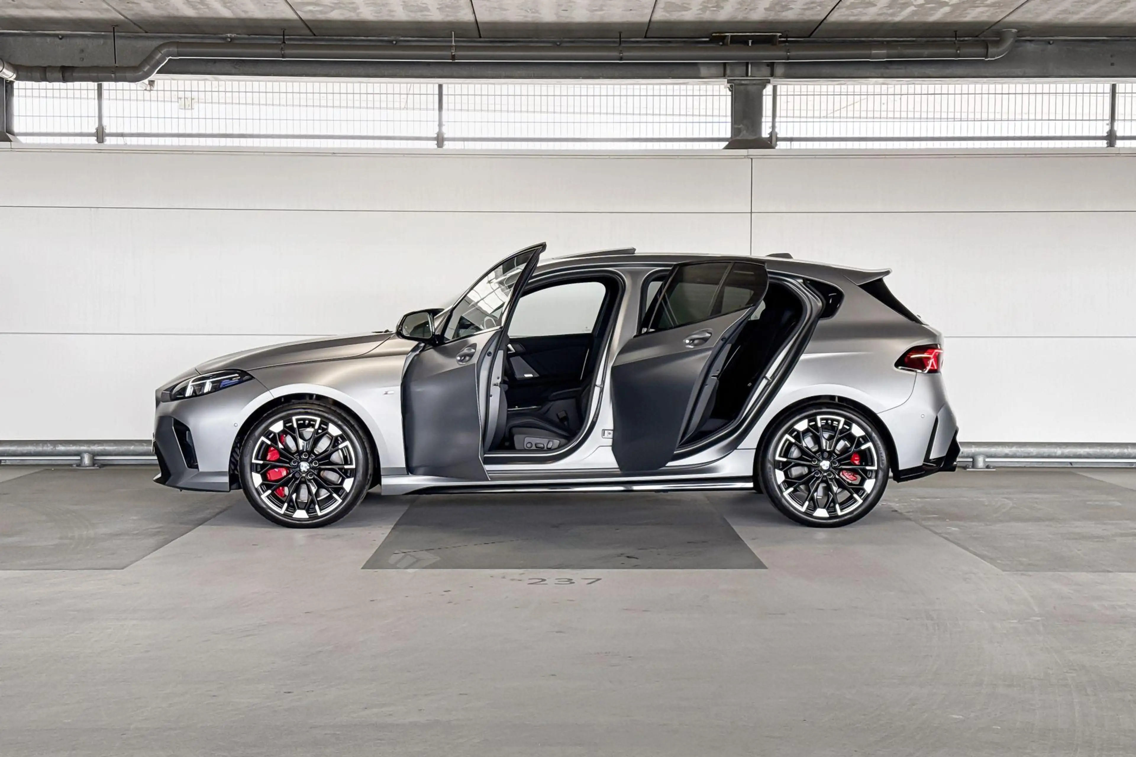 BMW 135 1 Serie M135 xDrive | M Sportpakket Pro | Premium — photo 3