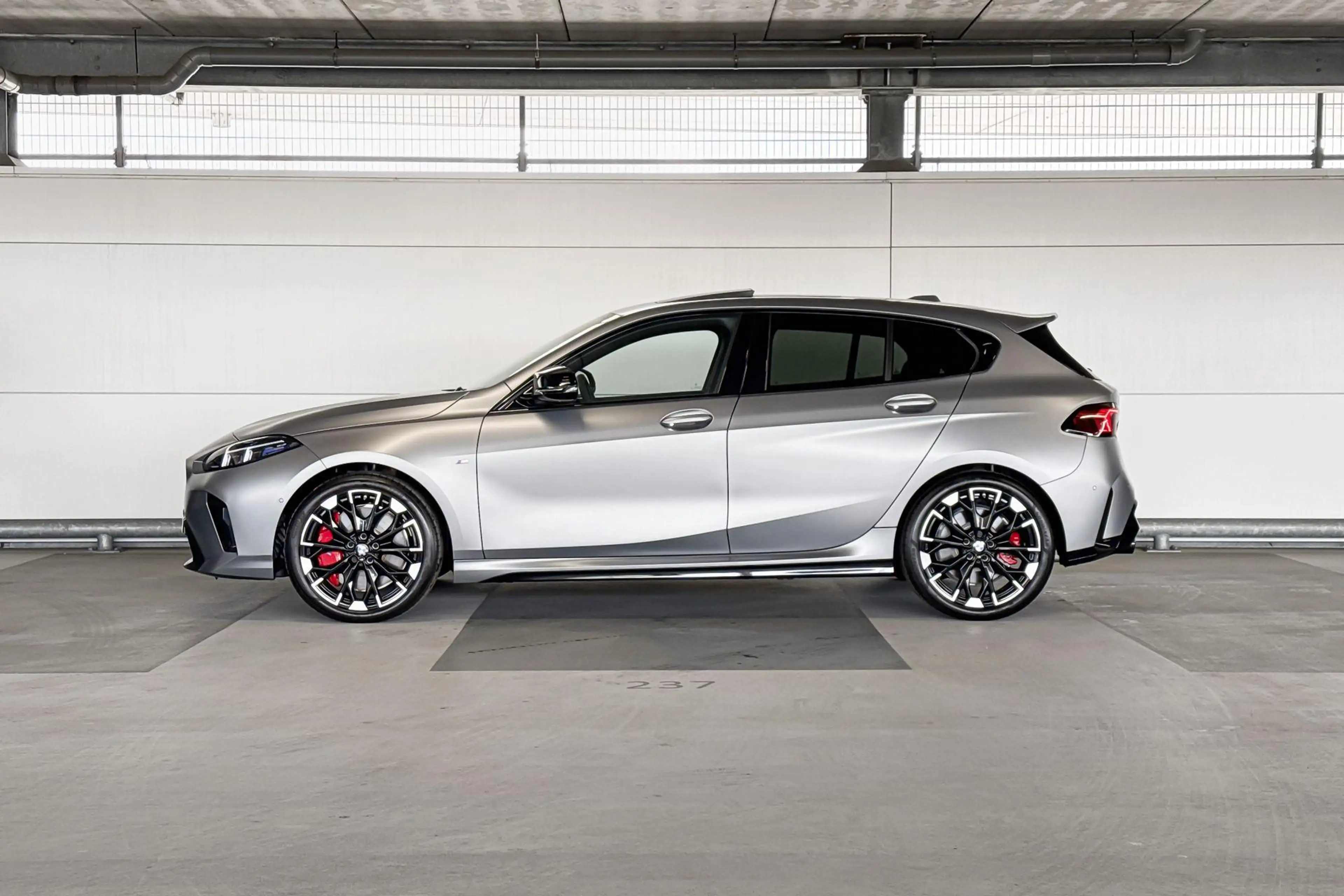 BMW 135 1 Serie M135 xDrive | M Sportpakket Pro | Premium — photo 2
