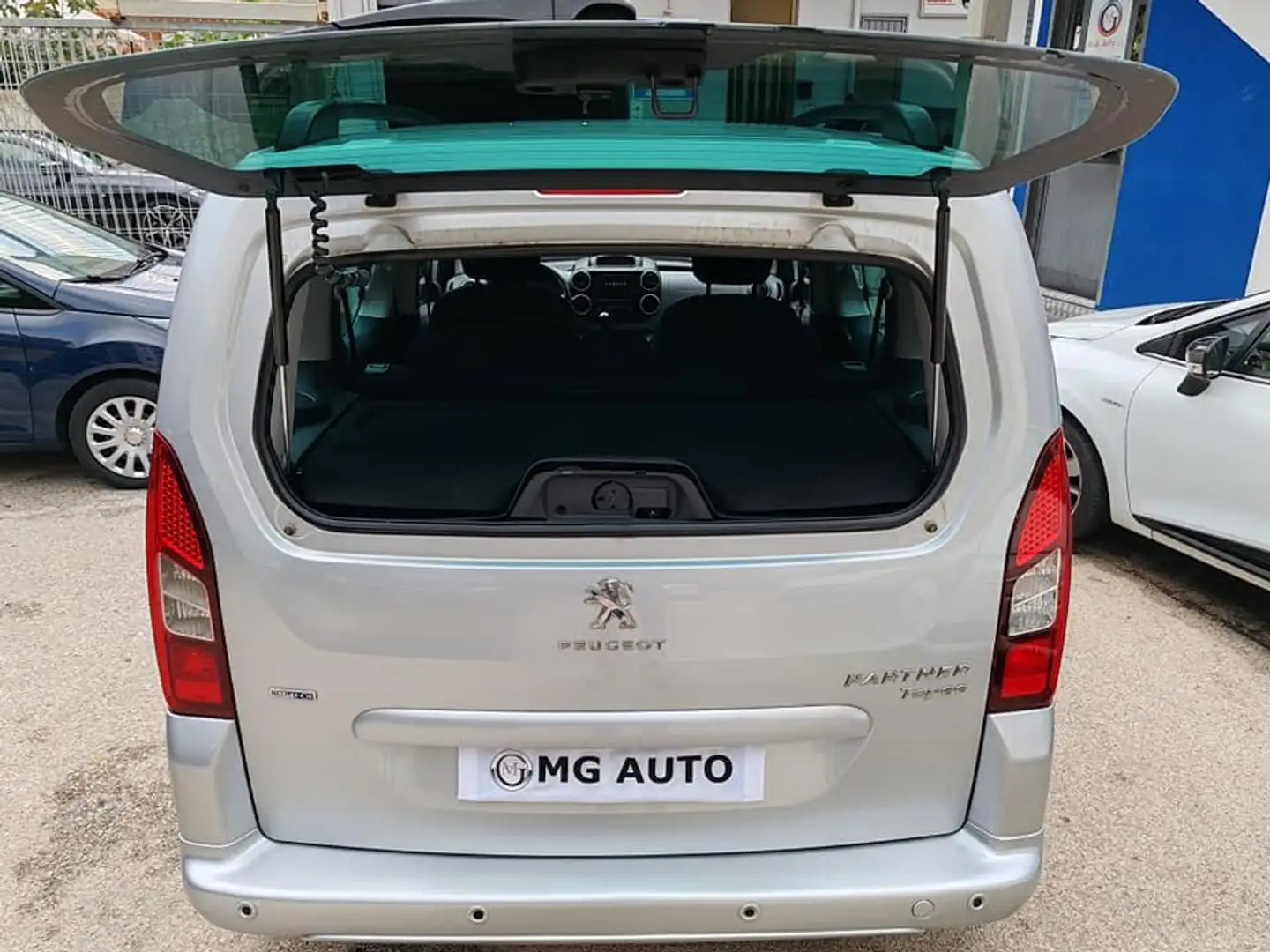 Peugeot Partner Grigio - 2