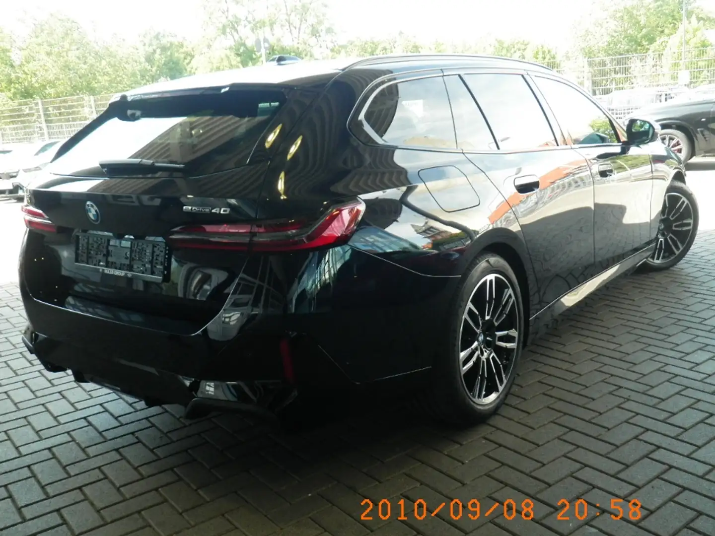 BMW i5 eDrive40 Touring Sportpaket HUD Luftfederung AHK-k Schwarz - 2
