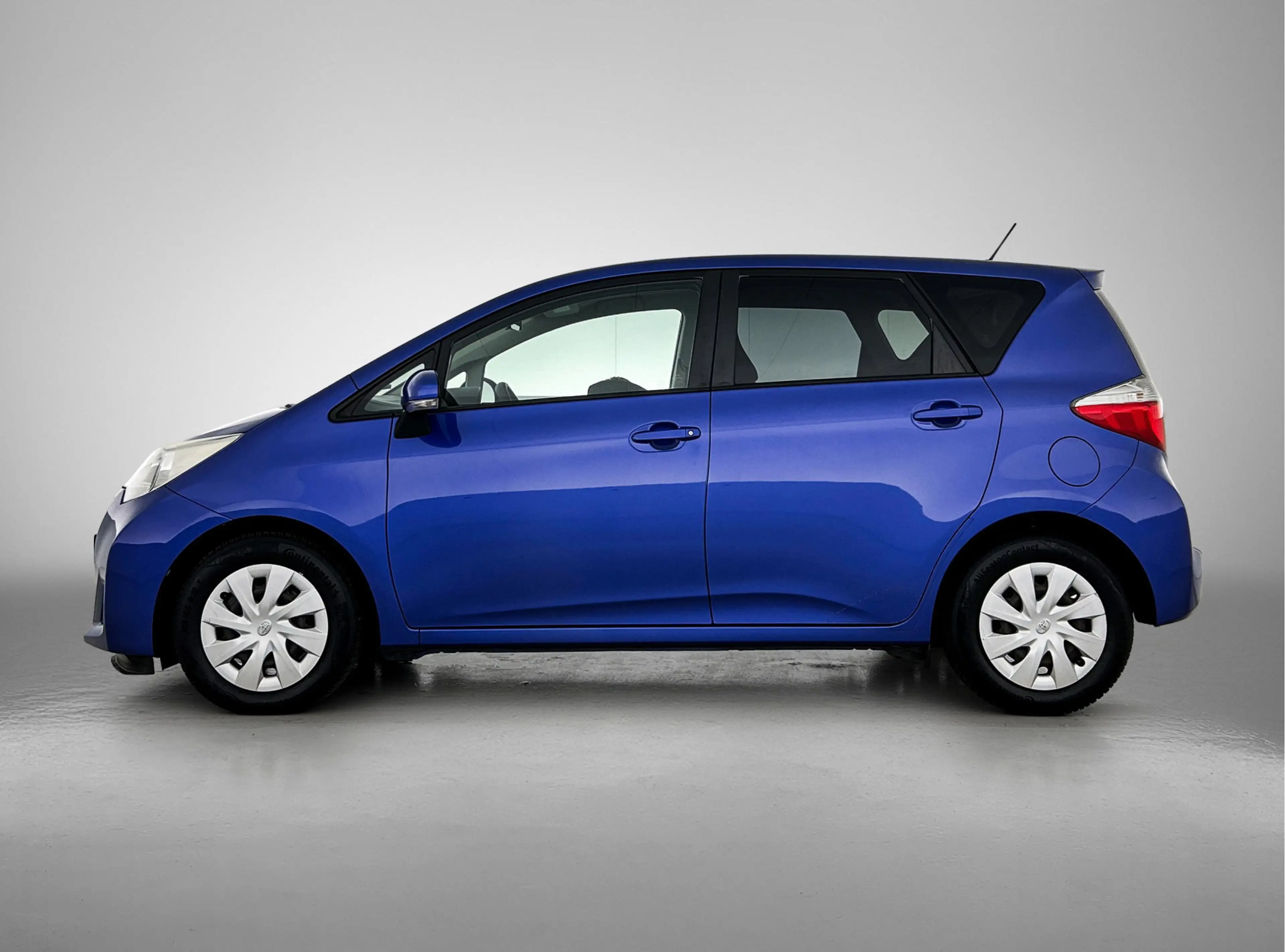 Toyota Verso-S 1.3 VVT-i Aspiration | Pano | Bluetooth | Airco | — photo 3