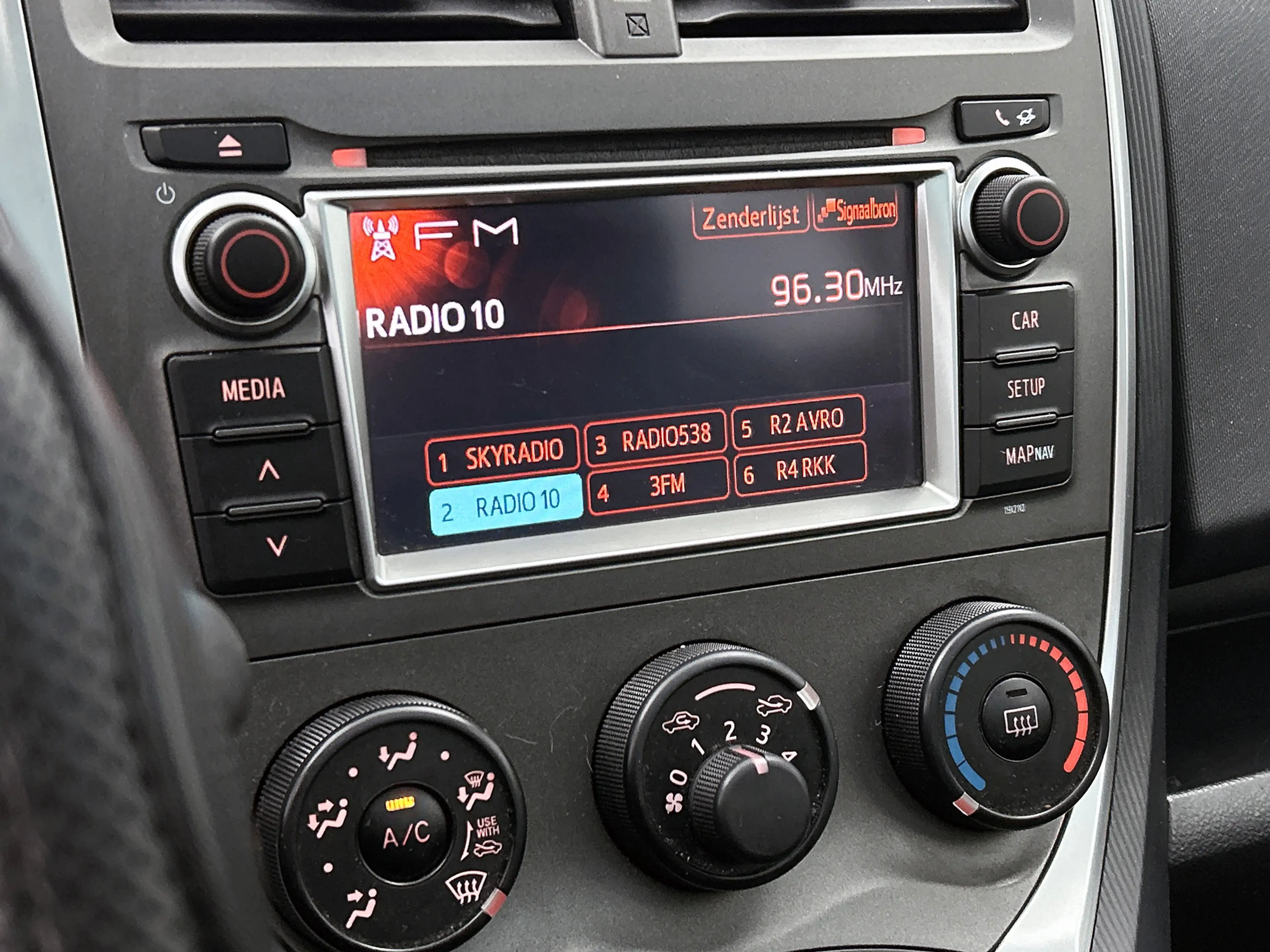 Toyota Verso-S 1.3 VVT-i Aspiration | Pano | Bluetooth | Airco | — photo 8