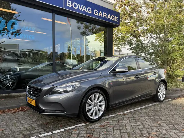Volvo V40 1.6 T3 Momentum Rijklaarprijs