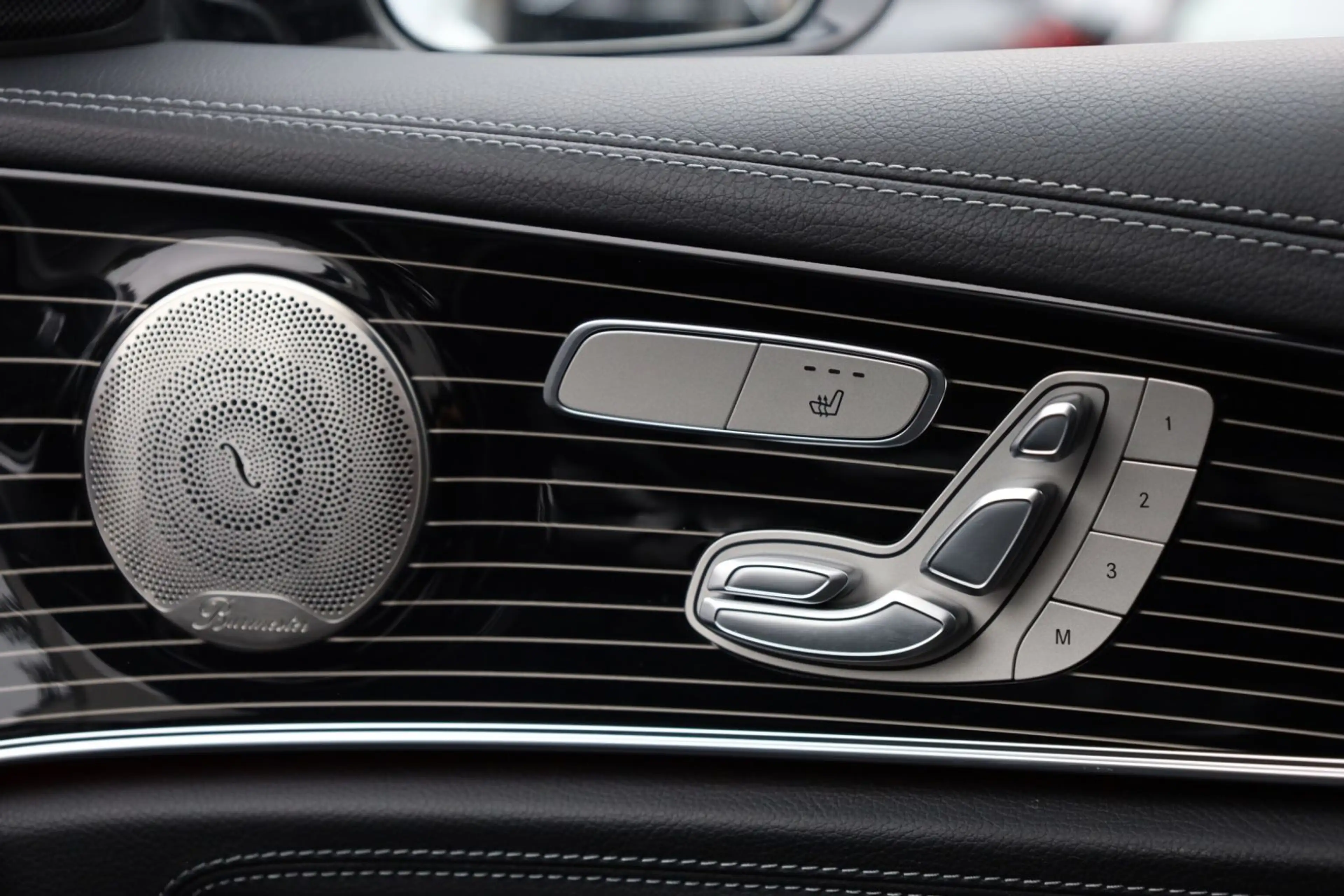Mercedes-Benz E 300 de T/PANO/BURMESTER/3x AMG/MEMORY/VOLL!/36 — photo 15