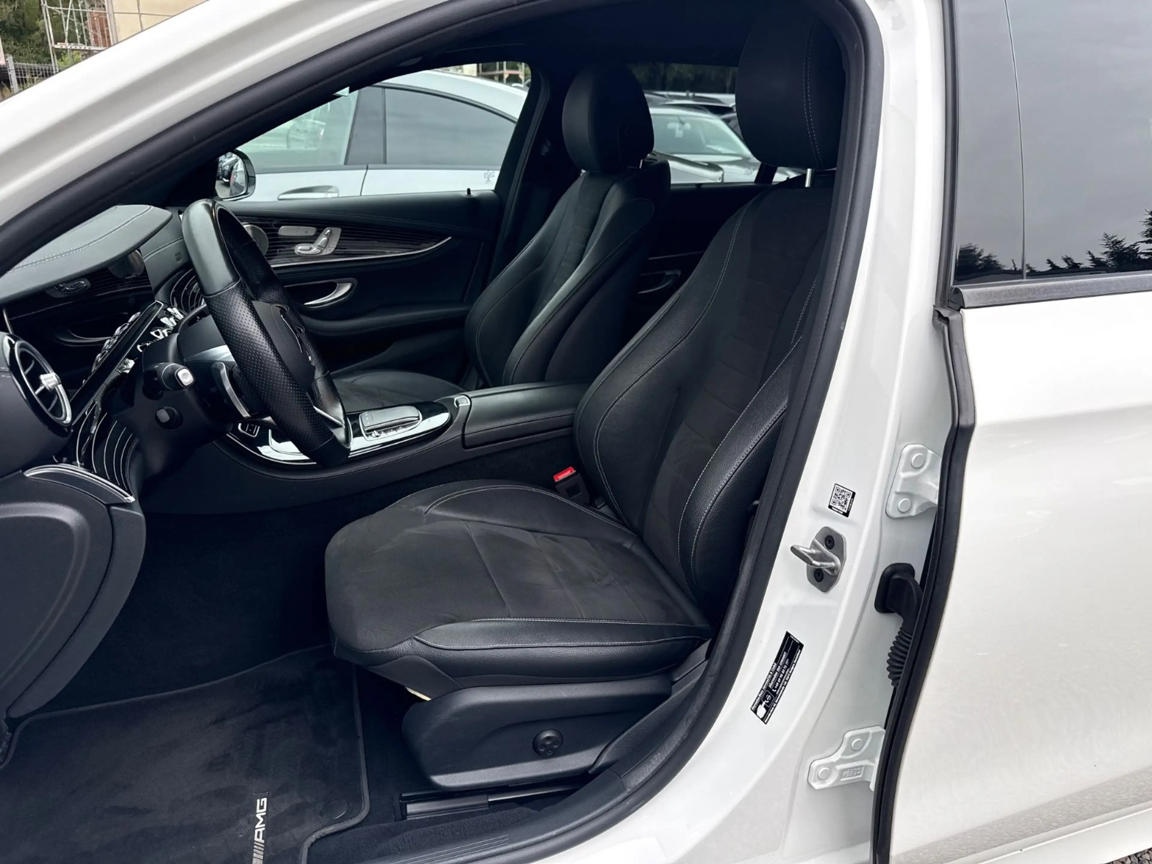 Mercedes-Benz E 300 de T/PANO/BURMESTER/3x AMG/MEMORY/VOLL!/36 — photo 8