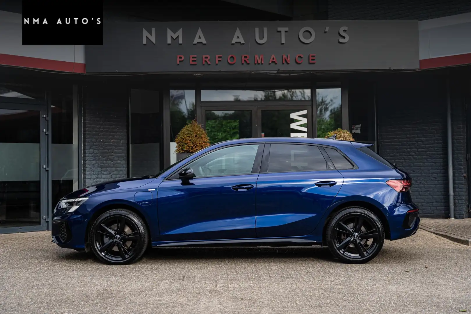 Audi A3 Sportback 40 TFSI e S edition Competition | MATRIX Blauw - 2