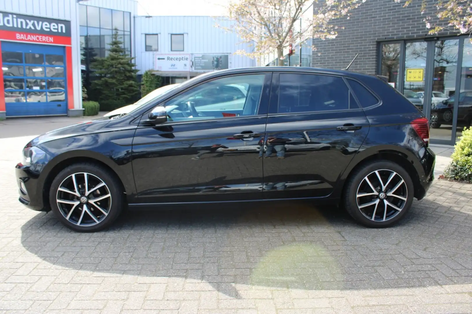 Volkswagen Polo 1.0 TSI Comfortline Navi/Carplay/Pdc 2x/17"All Wea Zwart - 2