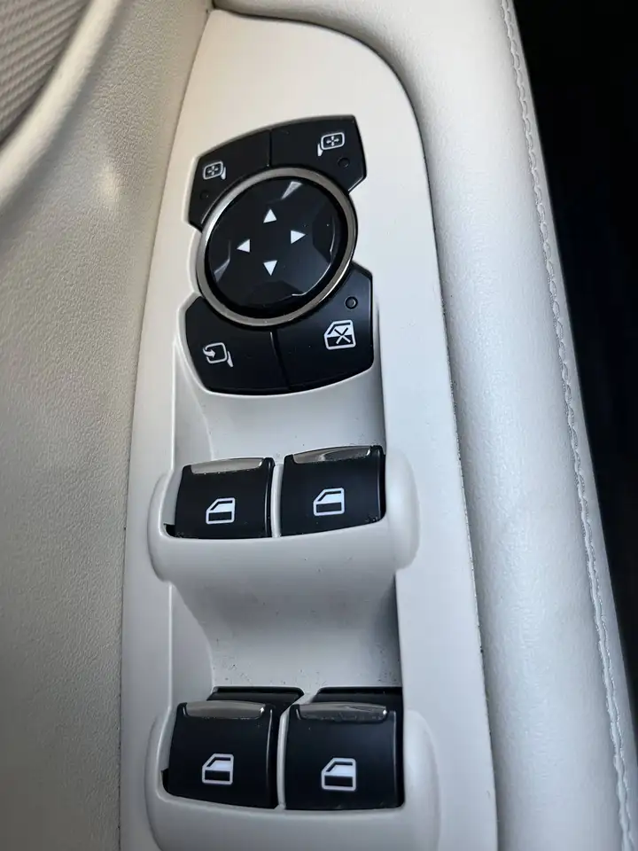 Lincoln MKZ снимка Lincoln MKZ