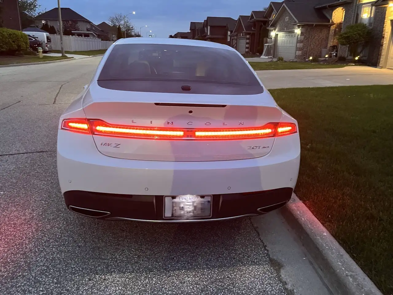 Lincoln MKZ снимка Lincoln MKZ