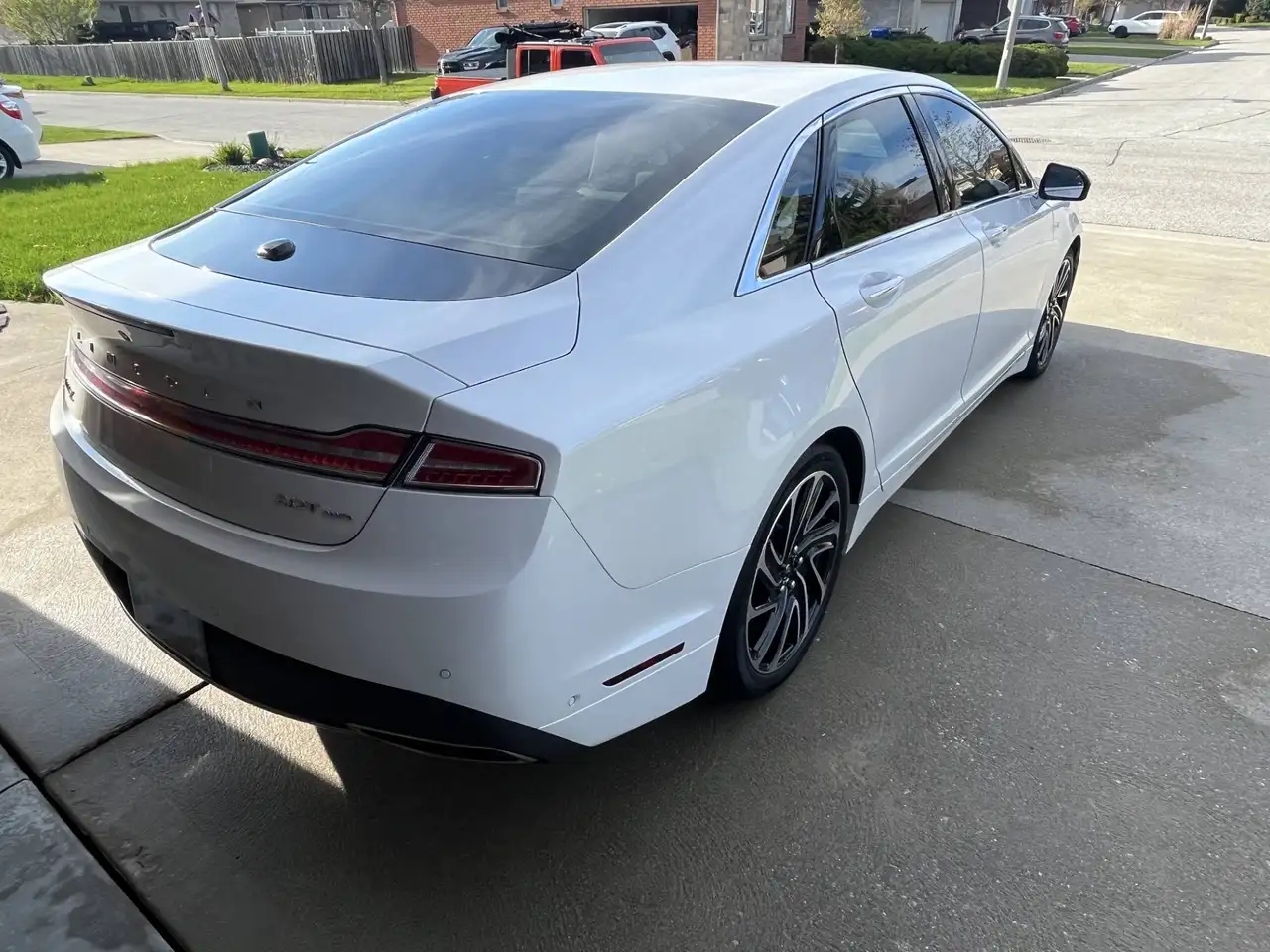 Lincoln MKZ снимка Lincoln MKZ