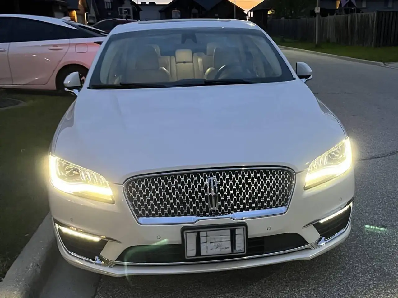 Lincoln MKZ снимка Lincoln MKZ