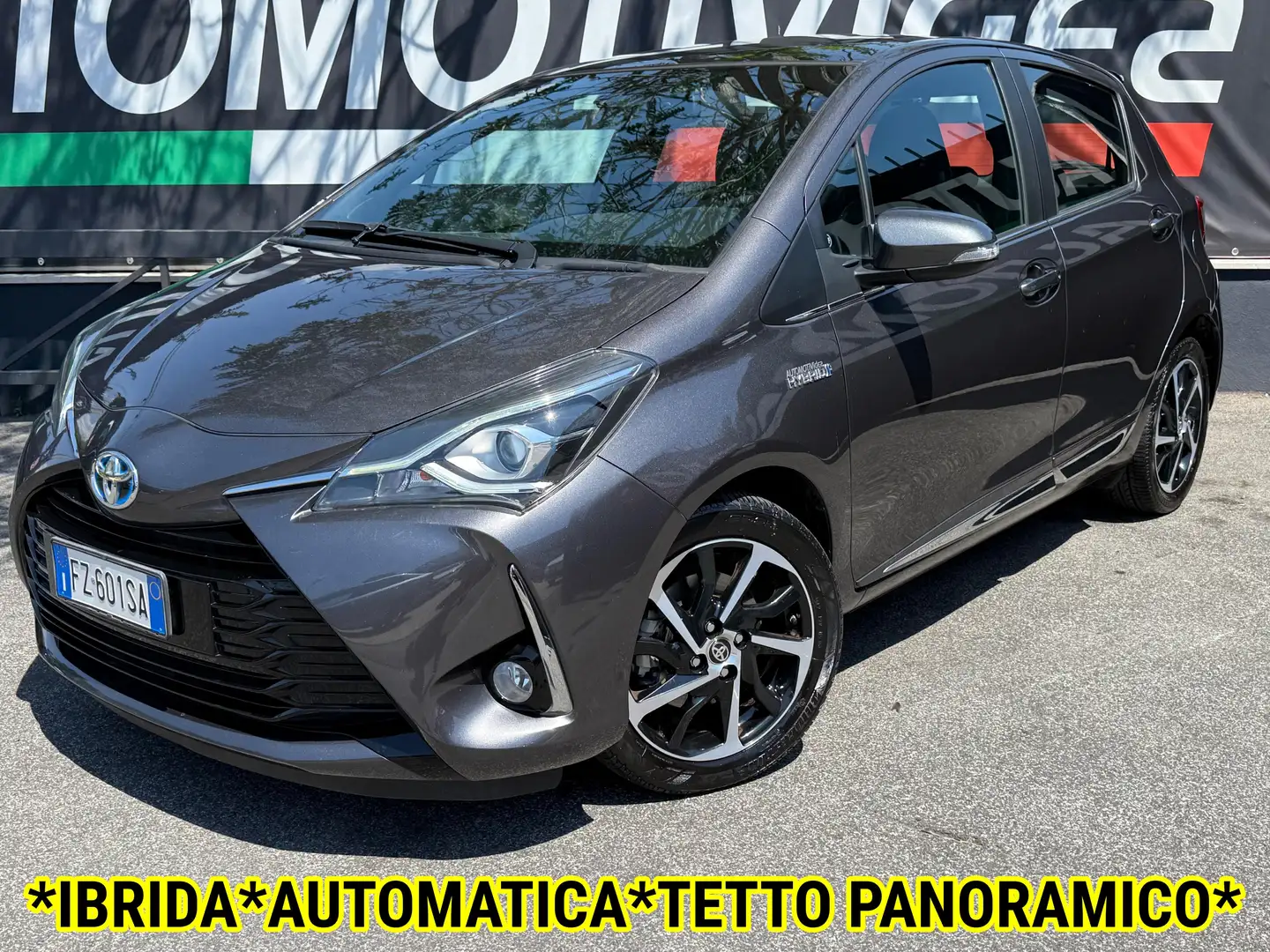Toyota Yaris Yaris 5p 1.5h Style*AUTOMATICA*TETTO PANORAMICO* Gris - 1