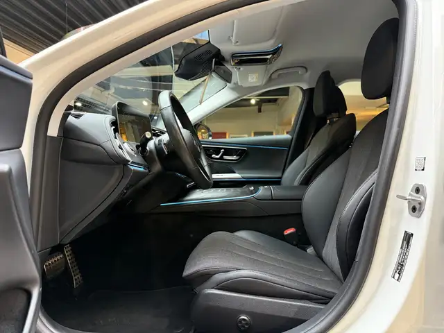 Mercedes-Benz E-Class view 14