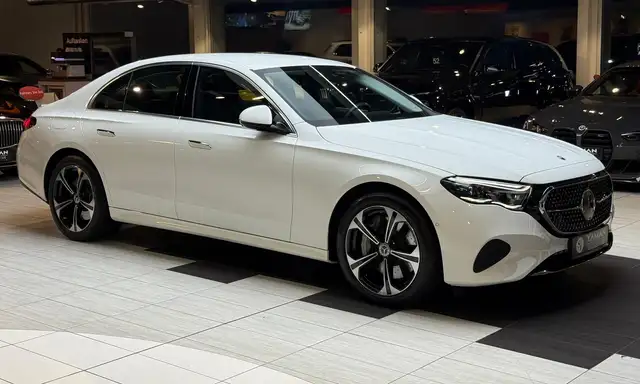 Mercedes-Benz E-Class view 6