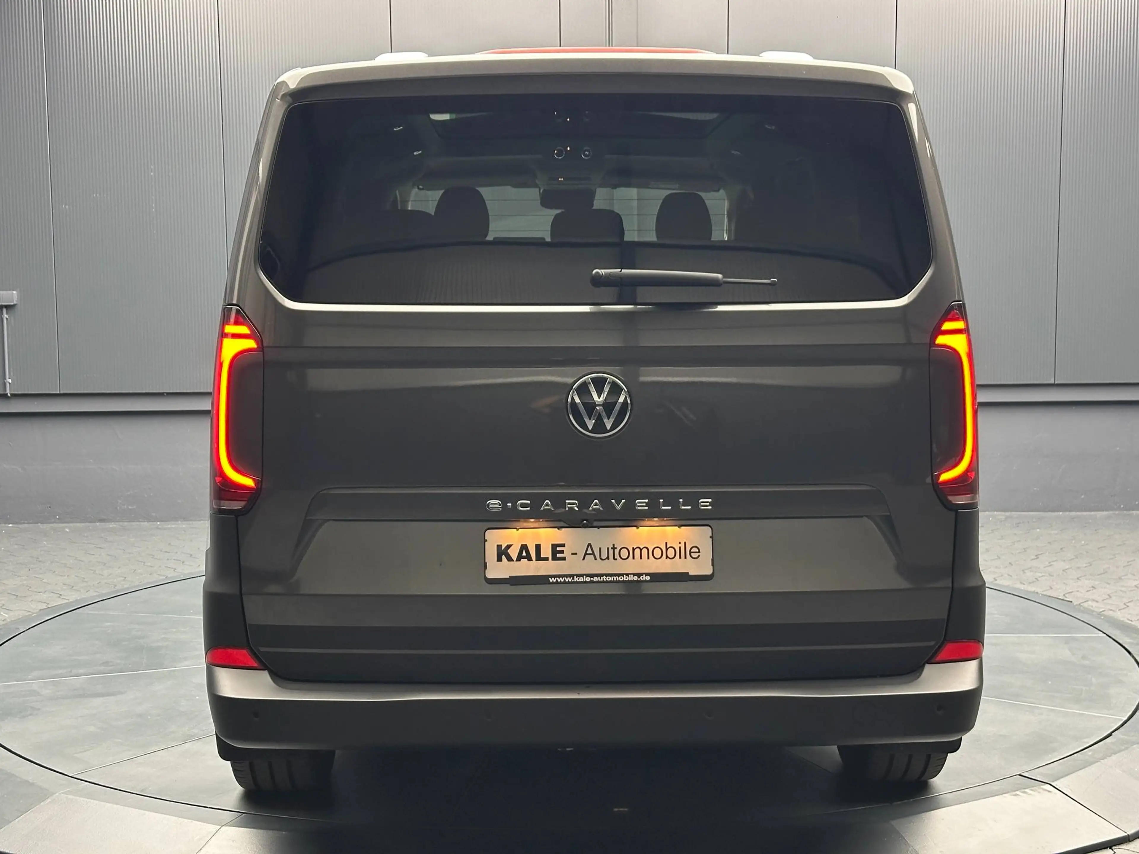 Volkswagen T7 Caravelle e-Caravelle PanAmericana *Fahrradträger*PANORAMA*19Zoll* — photo 5