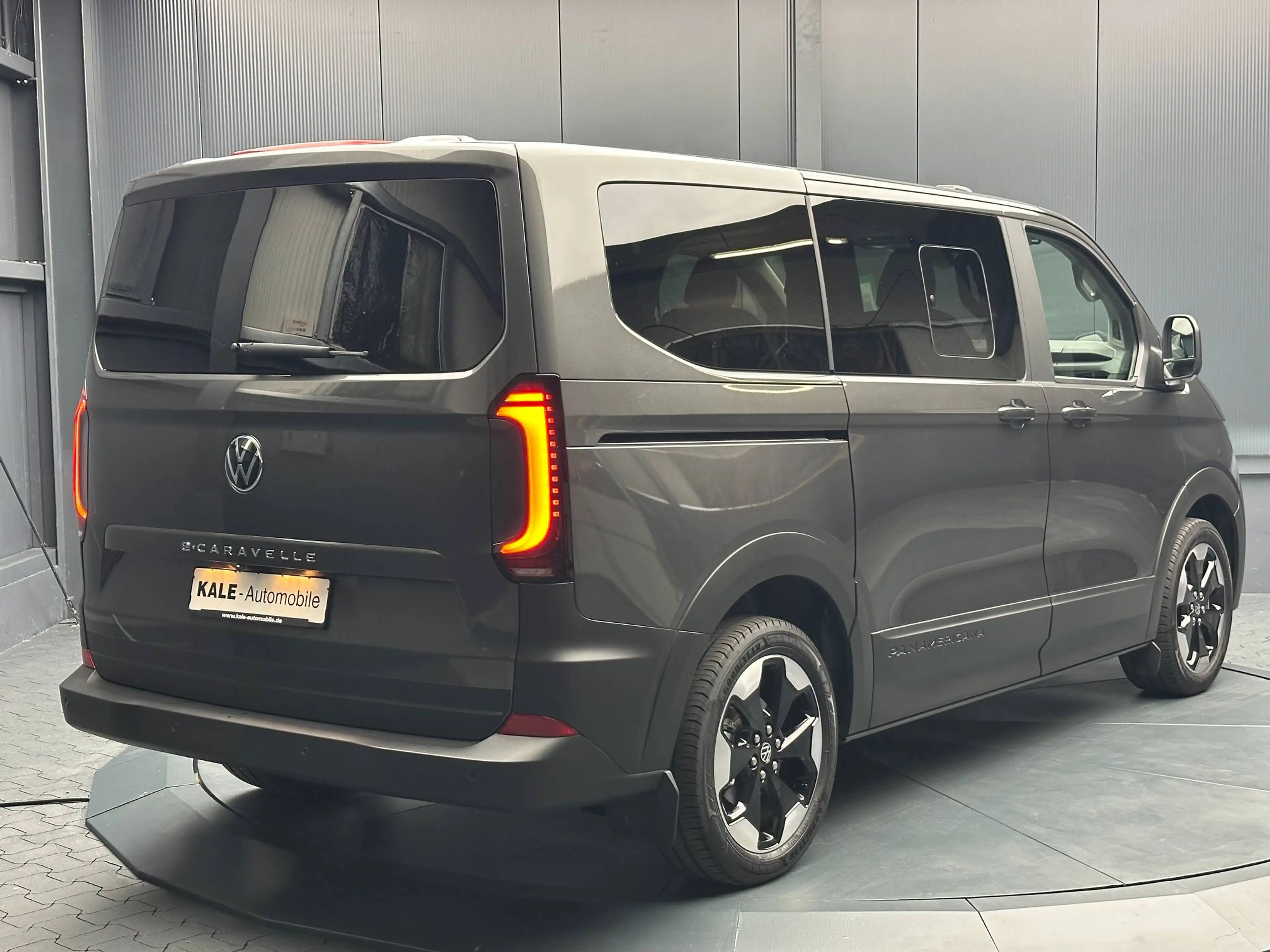 Volkswagen T7 Caravelle e-Caravelle PanAmericana *Fahrradträger*PANORAMA*19Zoll* — photo 6