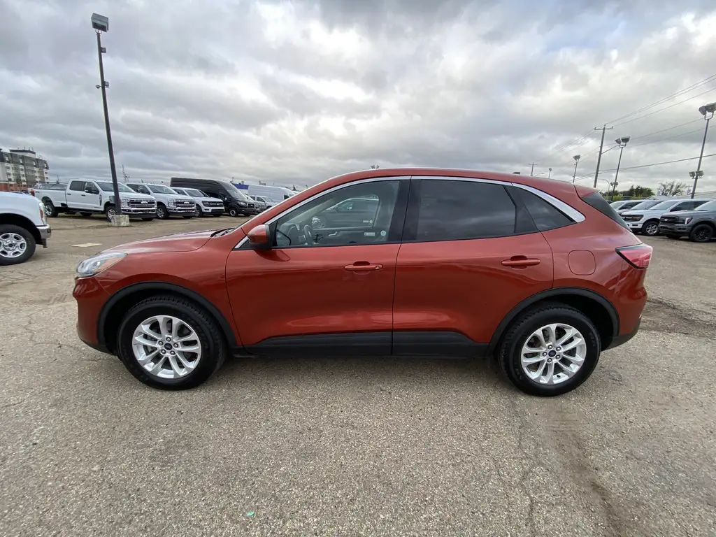 2020 Ford Escape SE | Heated Seats | Rem Keyless Entry | Rear Cam — photo 4