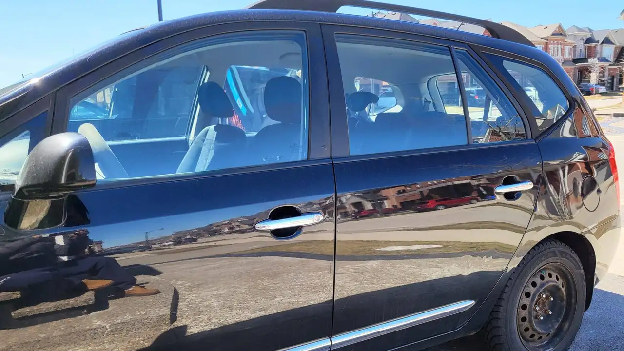 Kia Rondo снимка Kia Rondo
