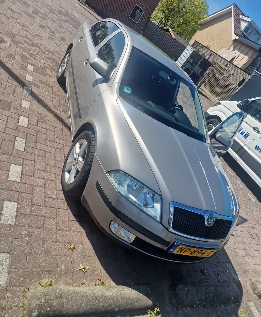 Skoda Octavia 1.6 Elegance - 1