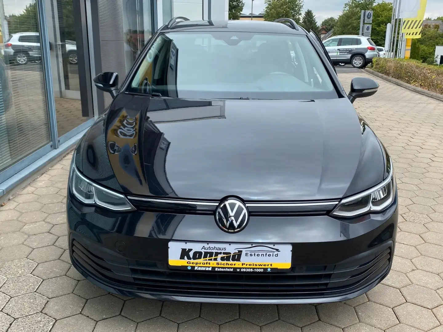 Volkswagen Golf VIII Variant Life Navi,SHZ,PDC Zwart - 2