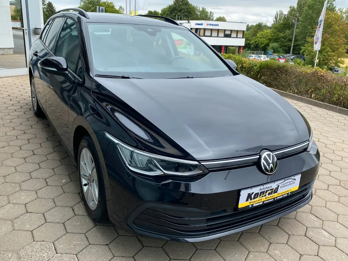 Volkswagen Golf VIII Variant Life Navi,SHZ,PDC Zwart - 1