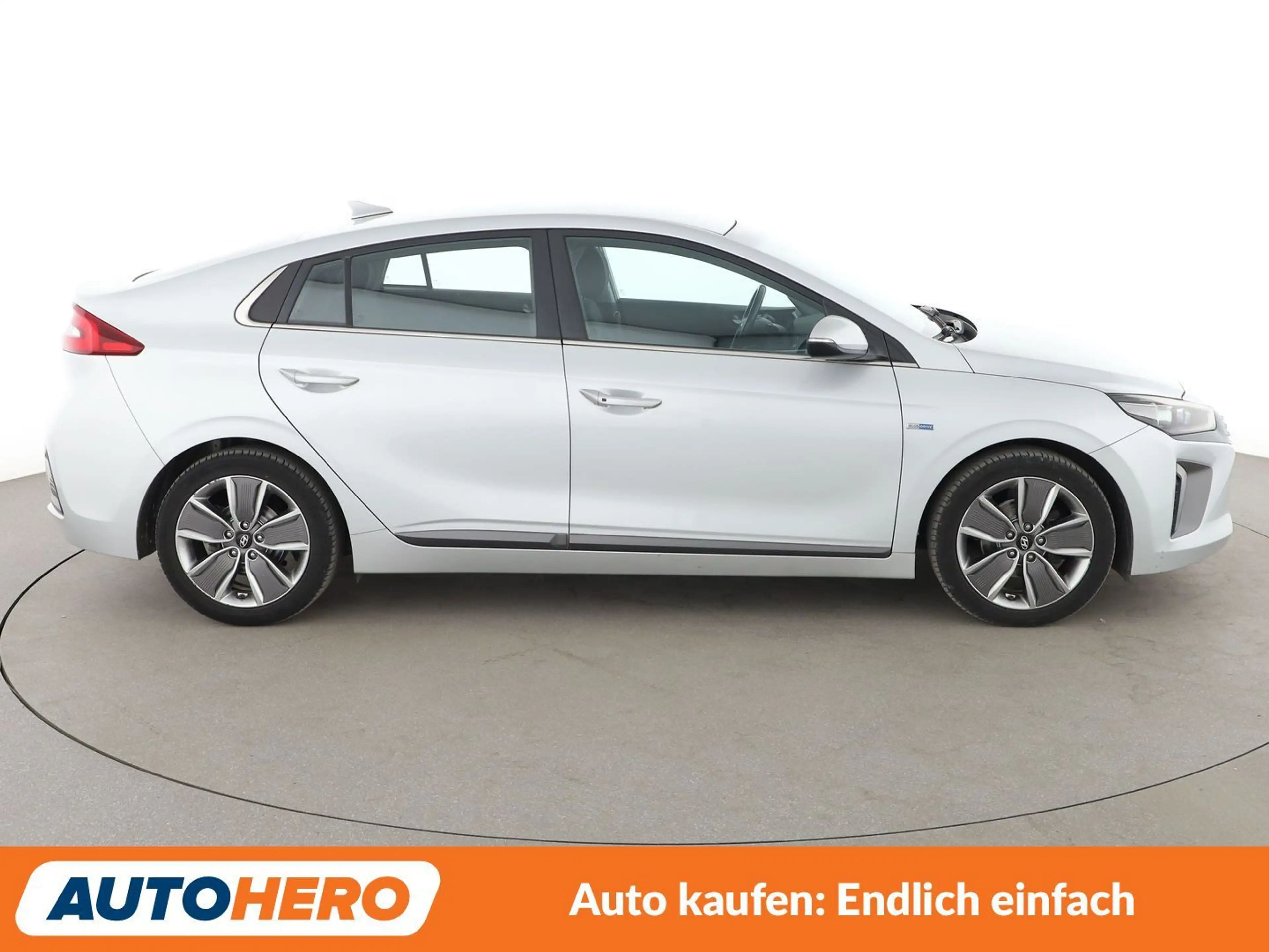 Hyundai IONIQ 1.6 Hybrid Style Aut.*NAVI*XENON*ACC*SPUR*KLIMA* — photo 7