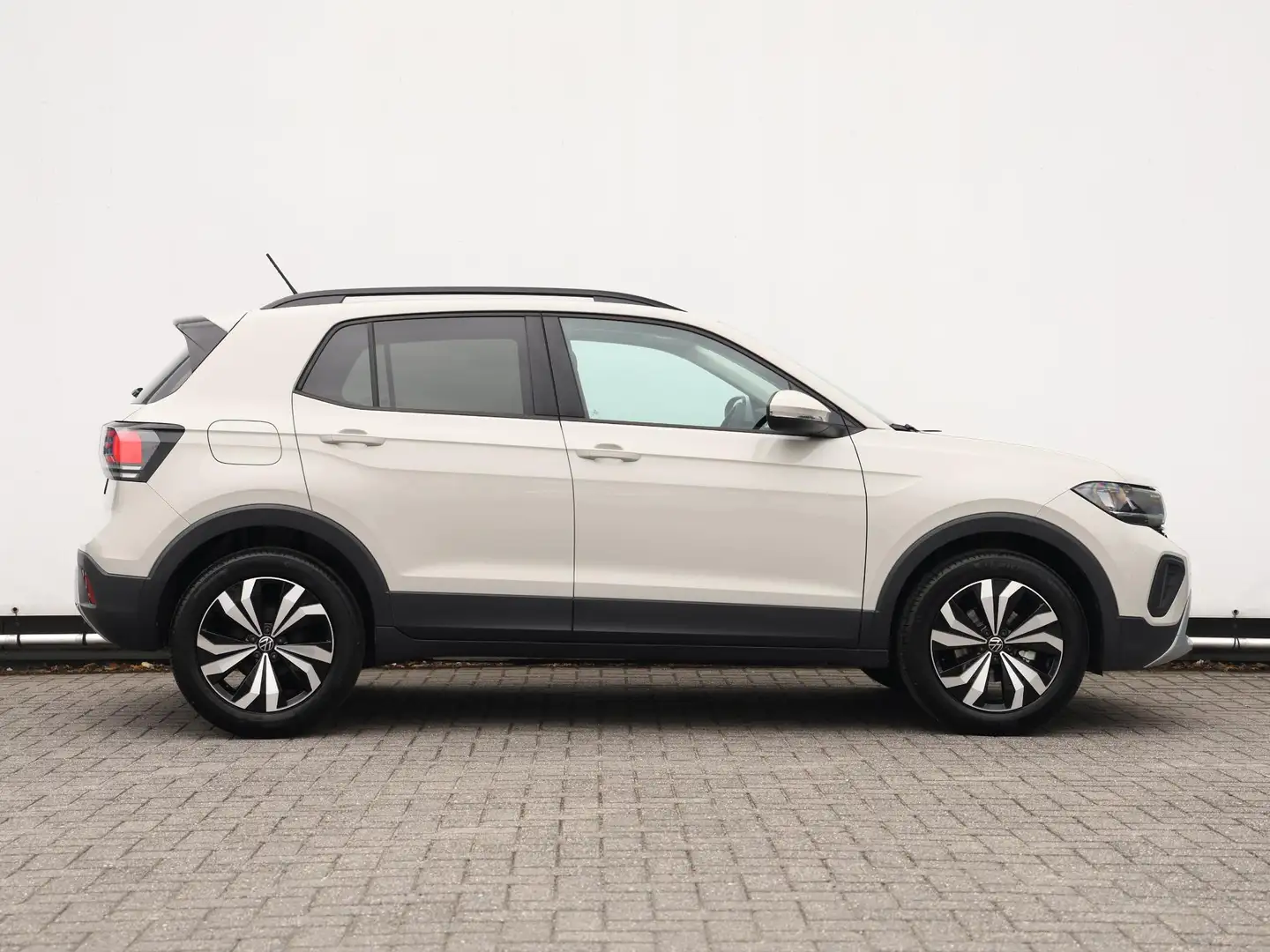 Volkswagen T-Cross Life Edition 1.0 70 kW / 95 pk TSI | Climatronic | Gris - 2