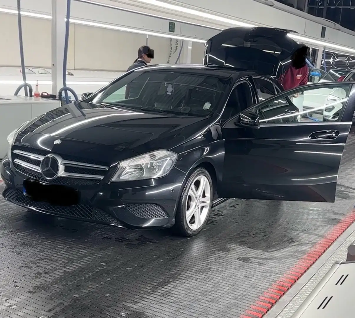 Mercedes-Benz A 200 A 200 BlueEfficiency (176.043) Negru - 1
