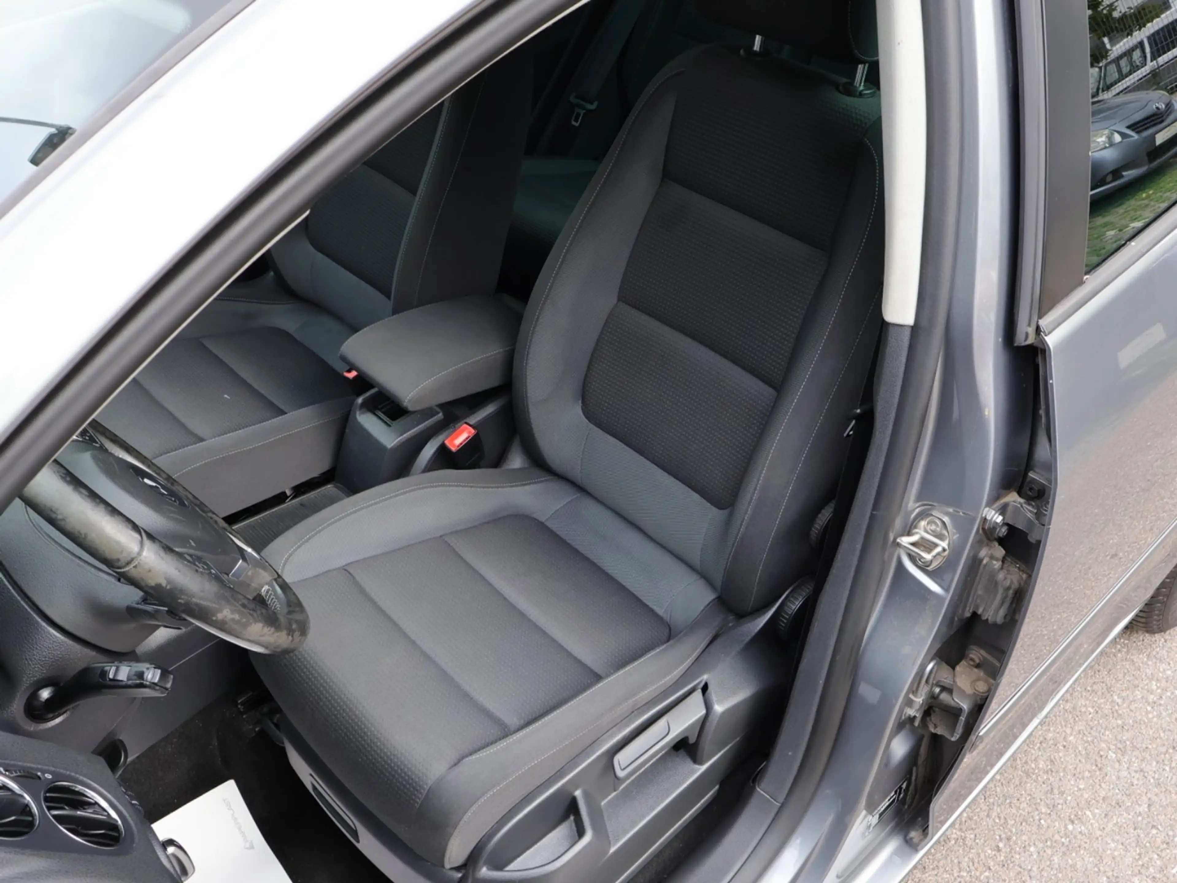 Volkswagen Golf Plus VI Team 1.6 TDI DSG nur 44.570 km — photo 14