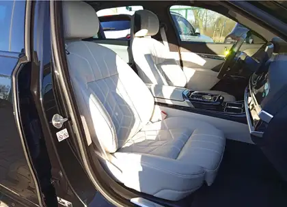 Annonce voiture d'occasion BMW 740 - CARADIZE