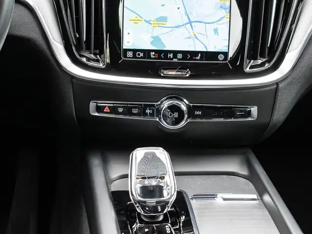 Volvo V60 Cross Country view 14