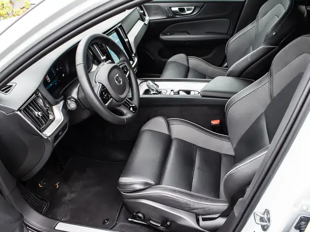 Volvo V60 Cross Country view 16