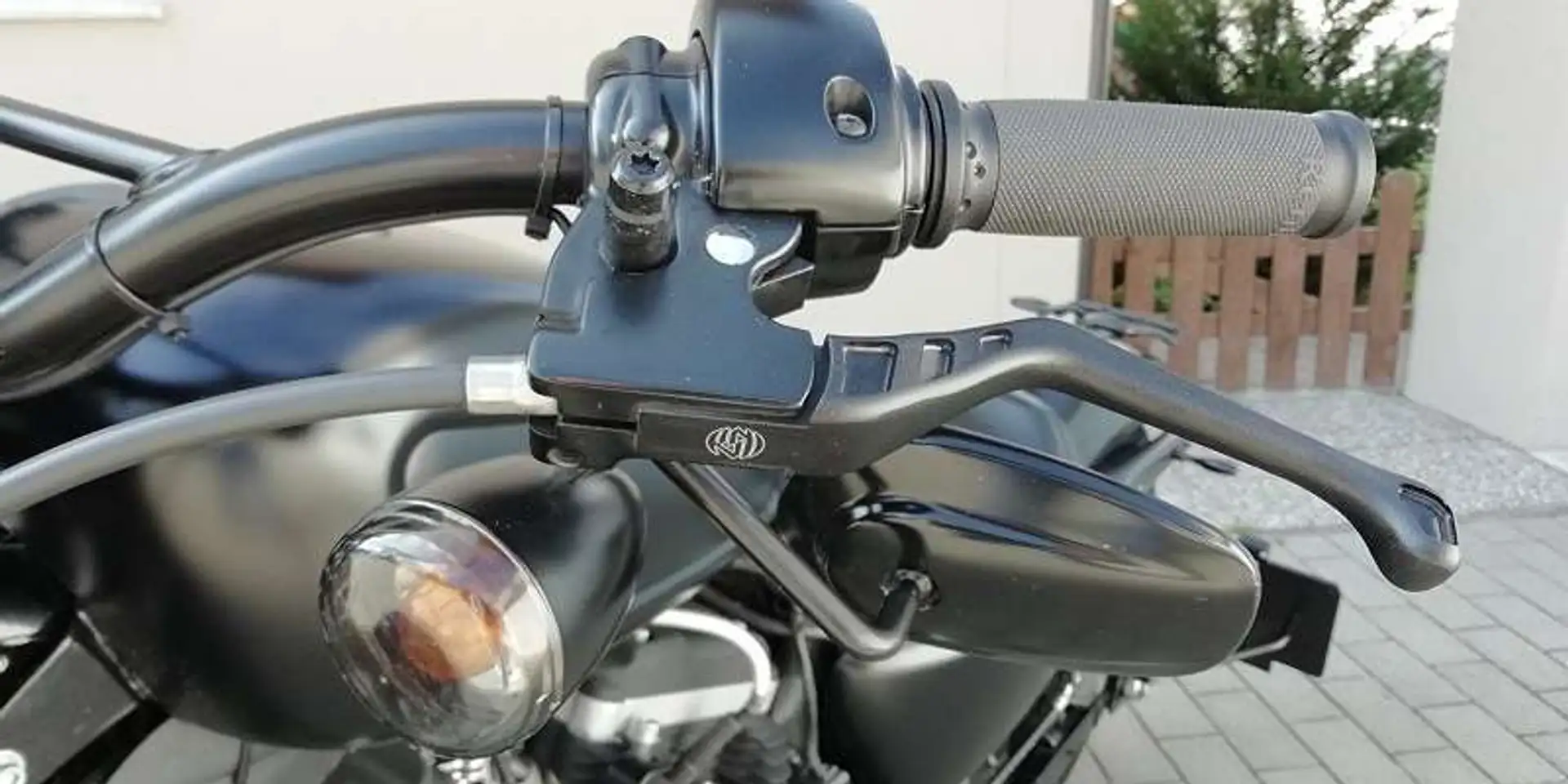 Harley-Davidson Sportster 883 Harley-Davidson Sportster XL883N Schwarz - 2
