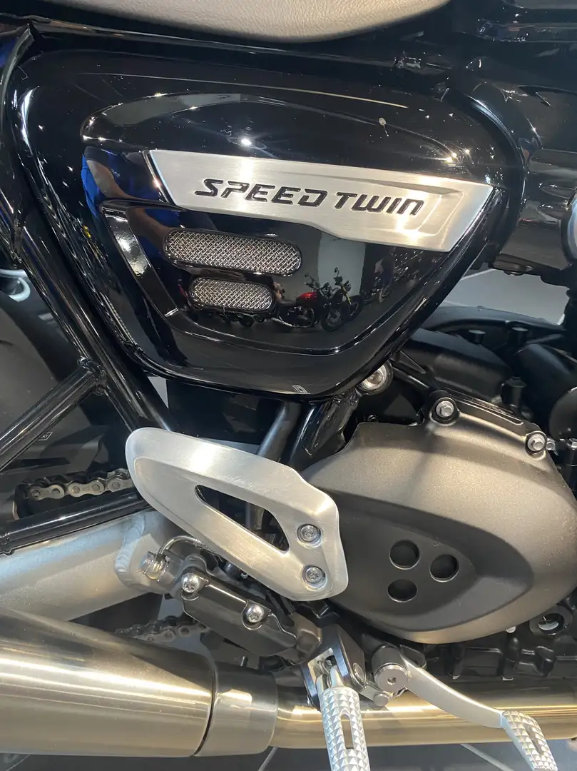 Triumph Speed Twin Schwarz - 2