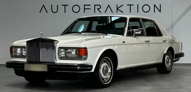 Rolls-Royce Silver Spirit