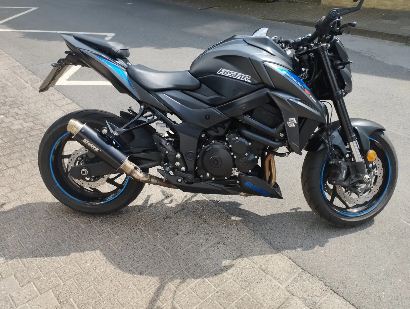 Suzuki GSX-S 750 black edition Negro - 1