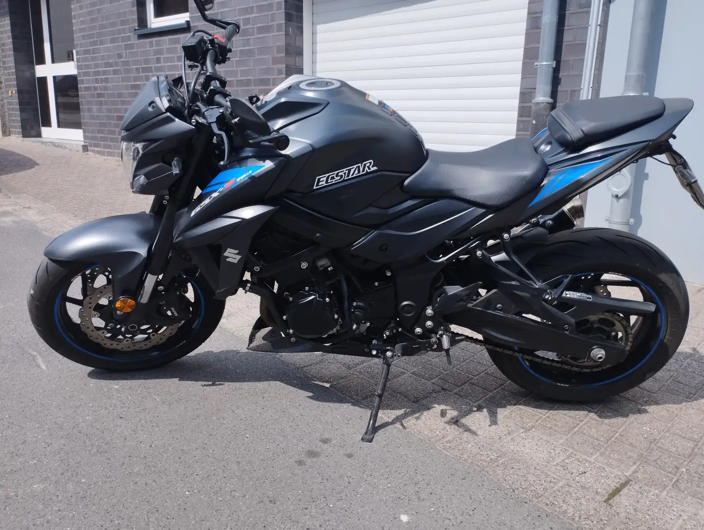 Suzuki GSX-S 750 black edition Negro - 2