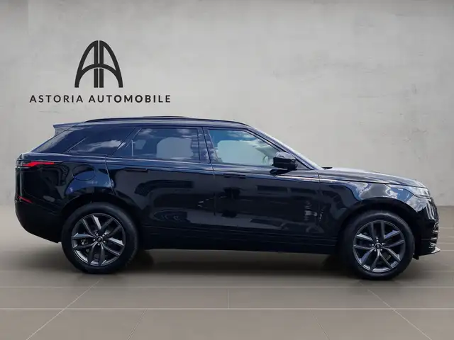 Land Rover Range Rover Velar view 4