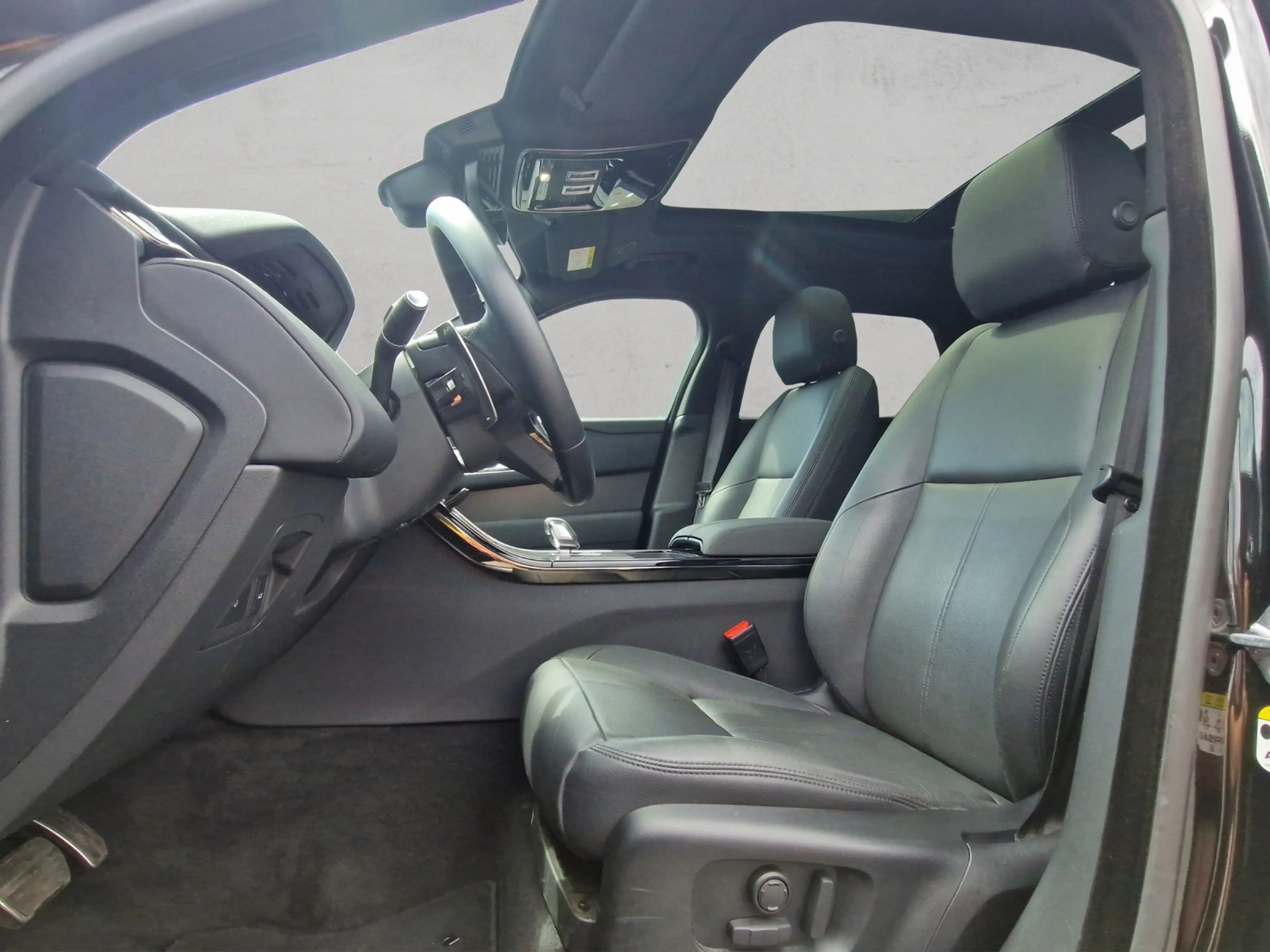 Land Rover Range Rover Velar R-Dynamic SE Pano Ambien. ATPC — photo 13