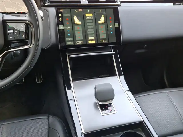 Land Rover Range Rover Velar view 11