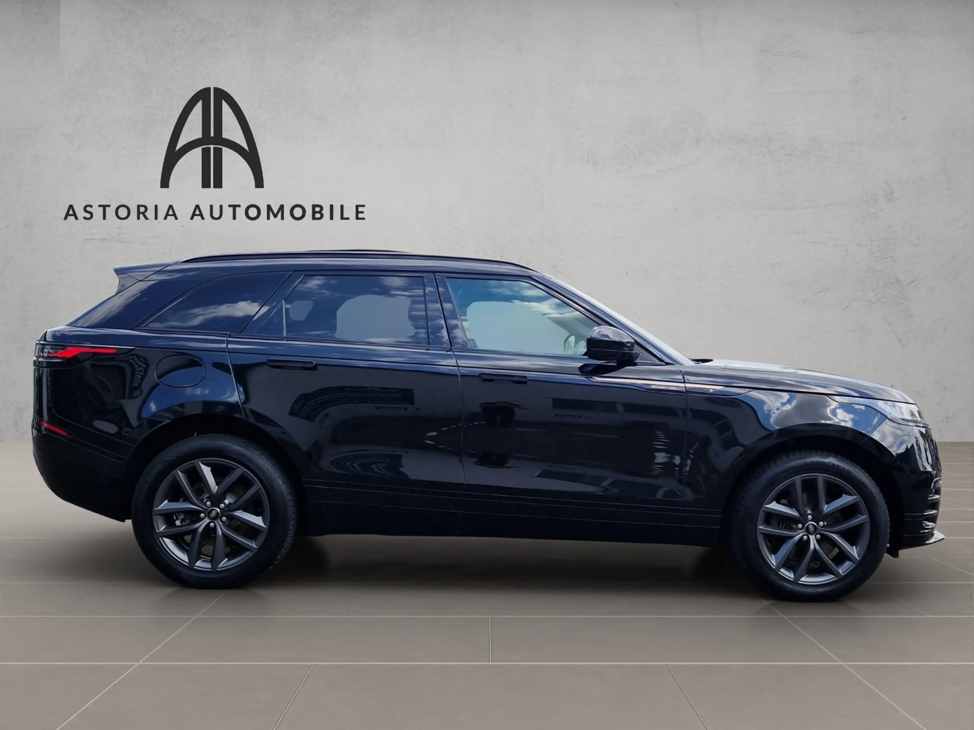 Land Rover Range Rover Velar R-Dynamic SE Pano Ambien. ATPC — photo 4