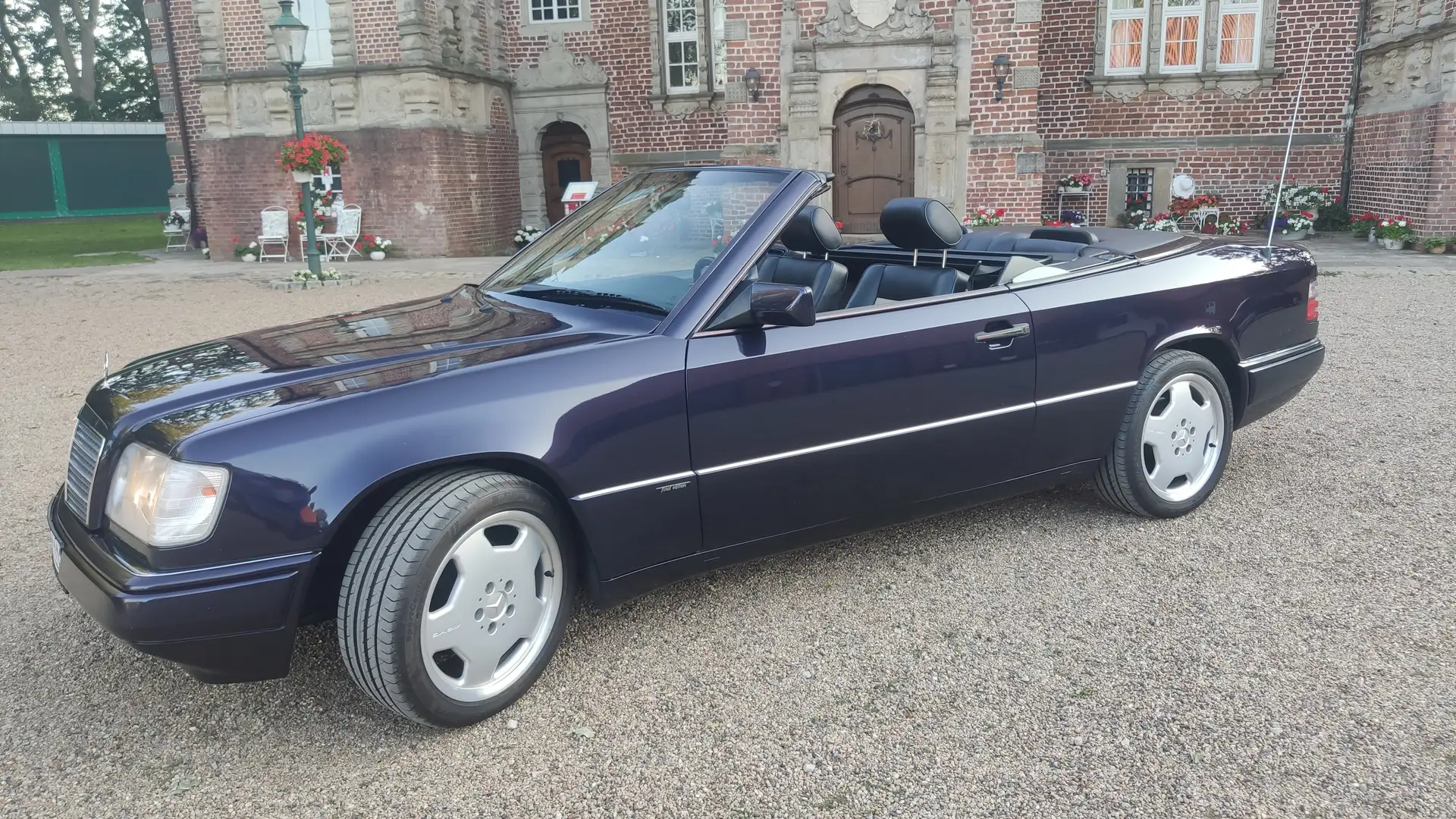 Mercedes-Benz E 220 Cabrio Final Edition Designo Ausstattung Violet - 1