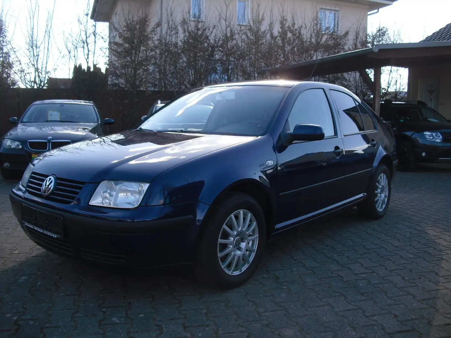 Volkswagen Bora 1.6*77 KW*Klima*EFH*ZV Blau - 1