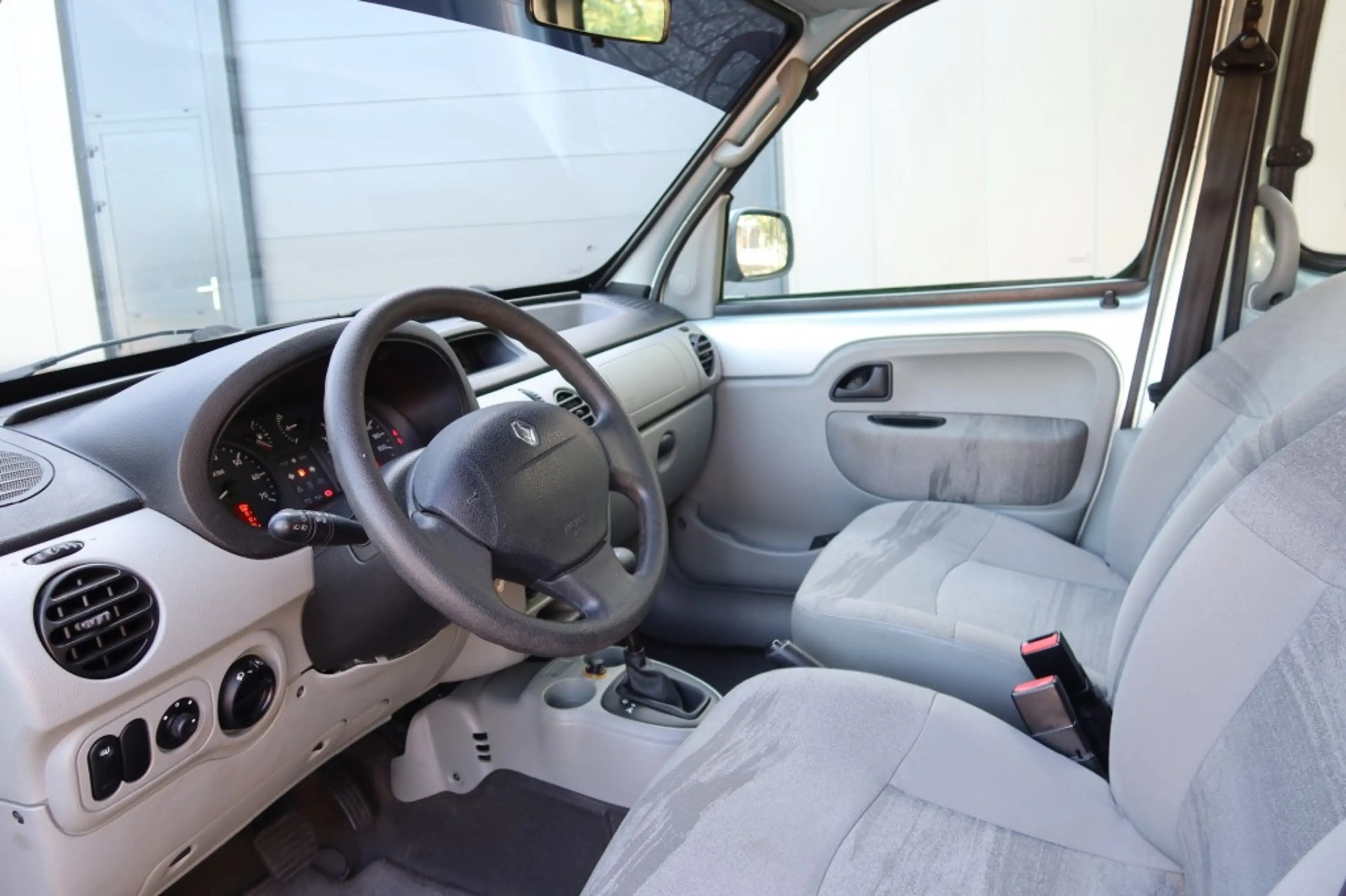Renault Kangoo 1.6 16V Privilege AUTOMAAT Airco, Trekhaak, 2x sch — photo 6