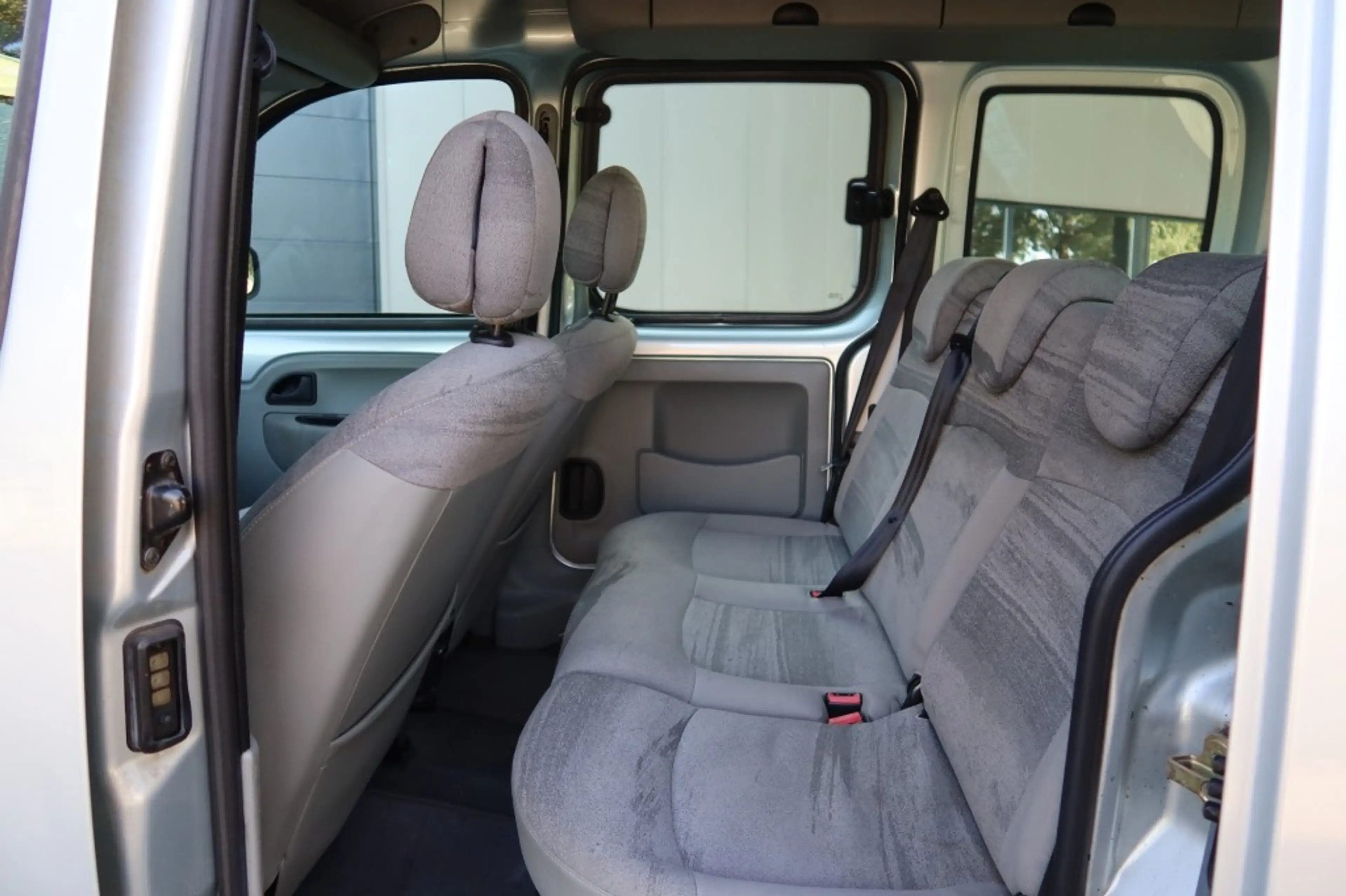 Renault Kangoo 1.6 16V Privilege AUTOMAAT Airco, Trekhaak, 2x sch — photo 13