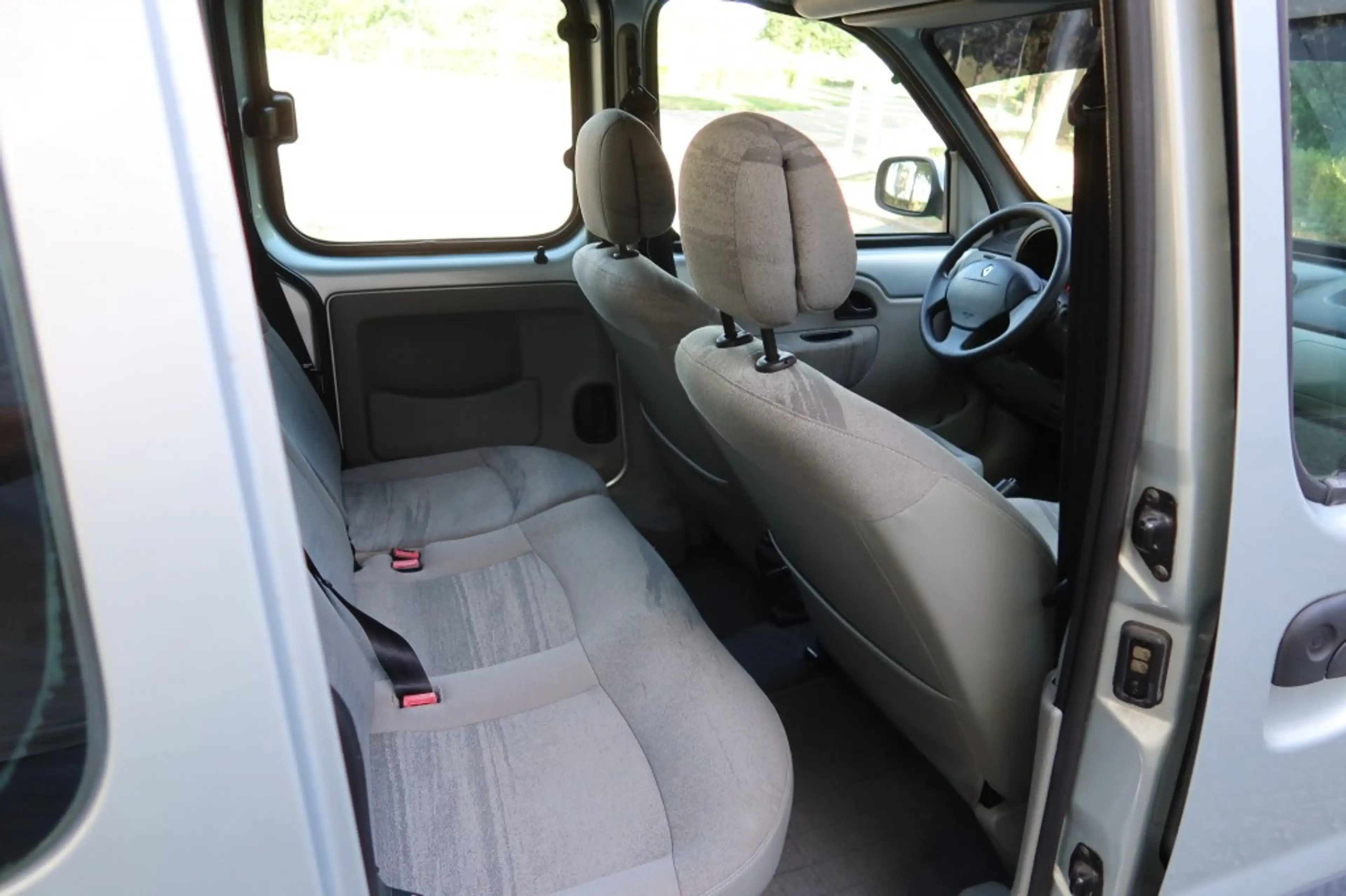 Renault Kangoo 1.6 16V Privilege AUTOMAAT Airco, Trekhaak, 2x sch — photo 14